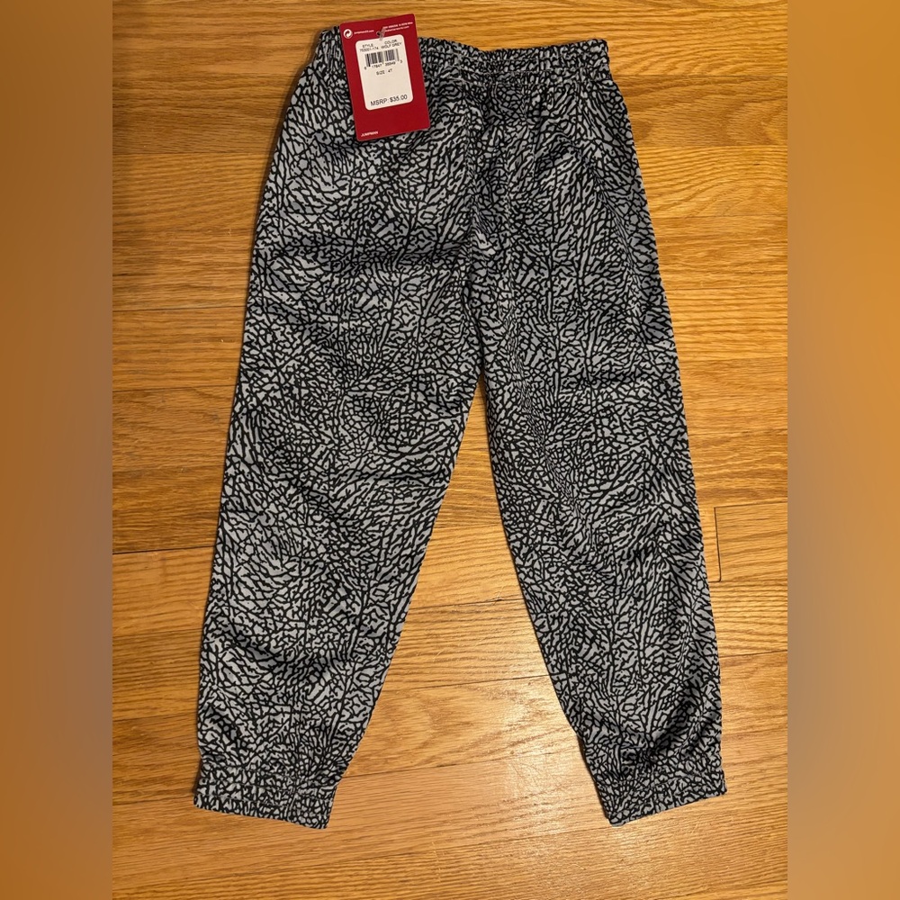 NWT Nike Jumpman Wolf Gray Athletic Joggers - Size 4T